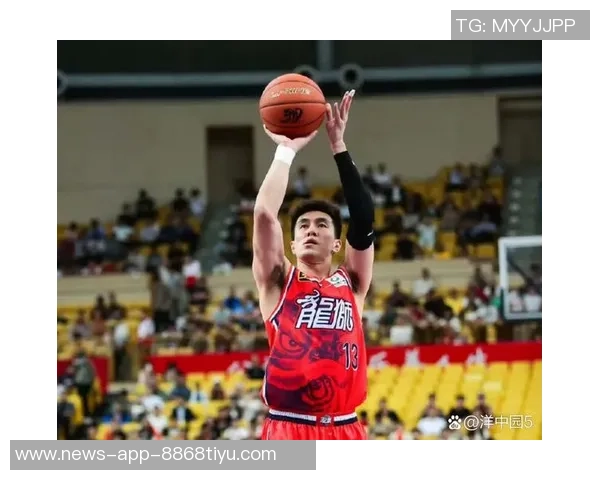 郭艾伦重返训练场广州龙狮迎来熟悉的帅气身影引发球迷热议